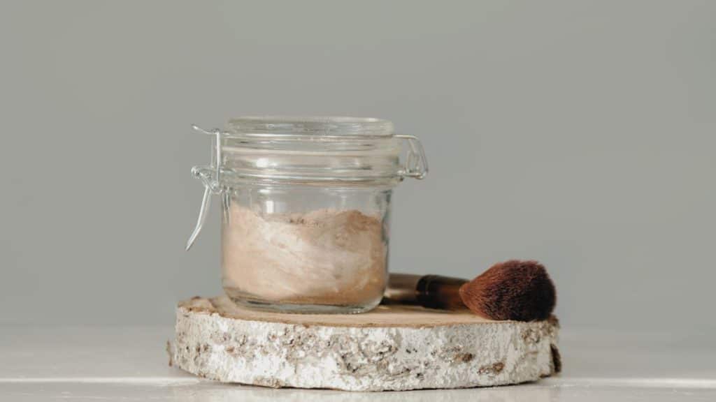 faire un shampooing sec maison étape par étape