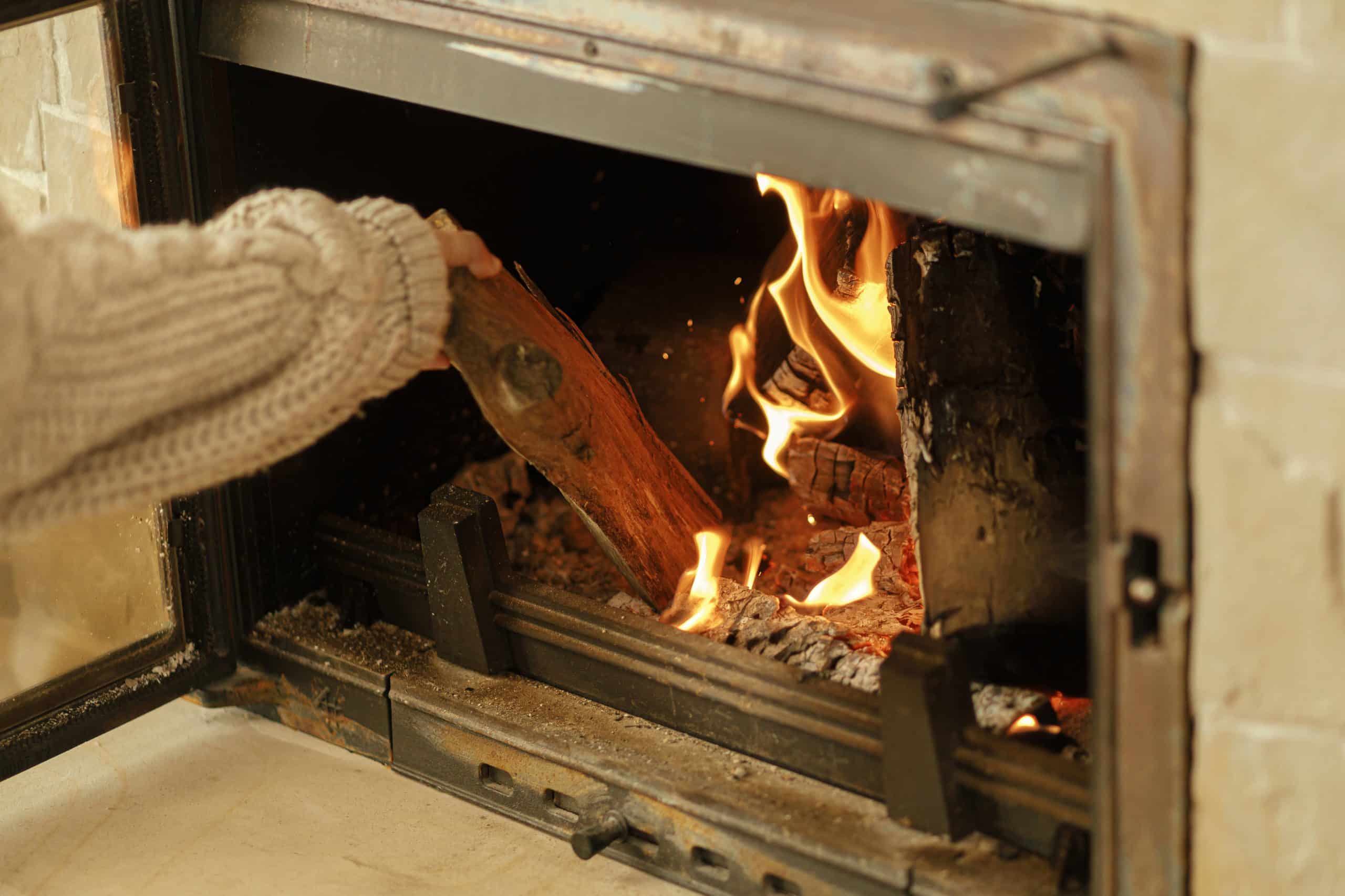 Chauffage au bois une amende record si vous oubliez ce geste obligatoire