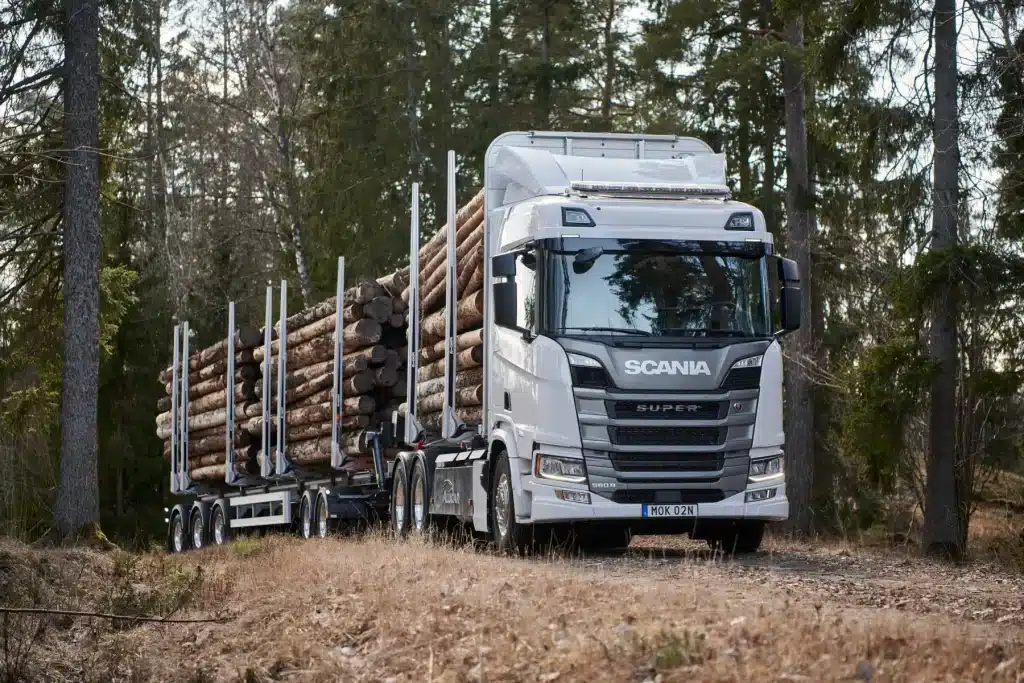 semi remorque de bois de chauffage en 2 m