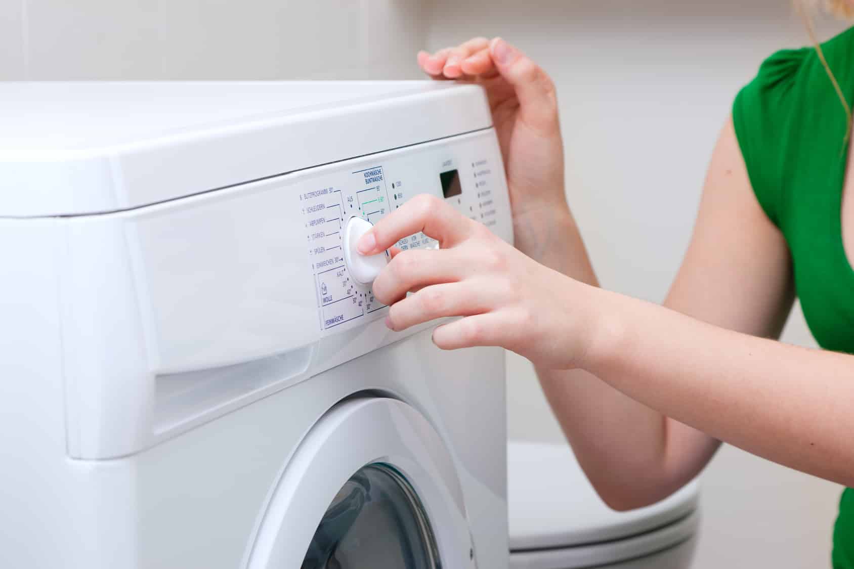 Vous n'utilisez jamais ce bouton sur le lave-linge, il réduit pourtant le coût d'un lavage de 62 %