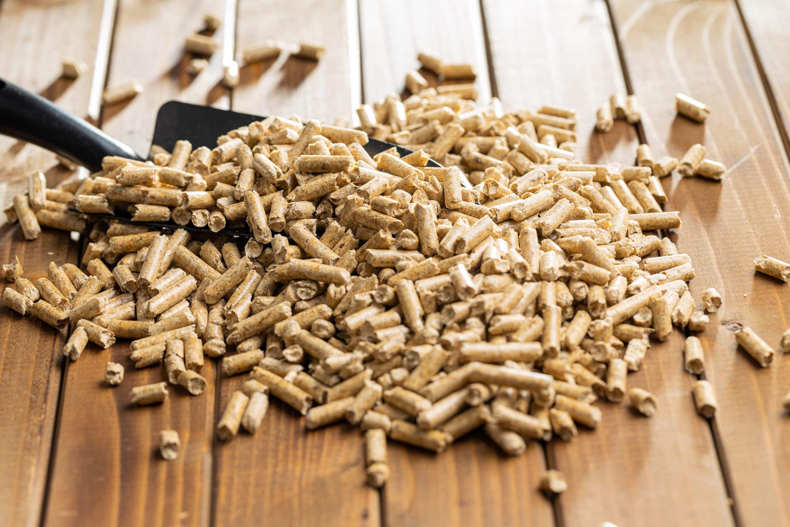 5 astuces simples et efficaces pour réduire votre consommation de granulés de bois cet hiver