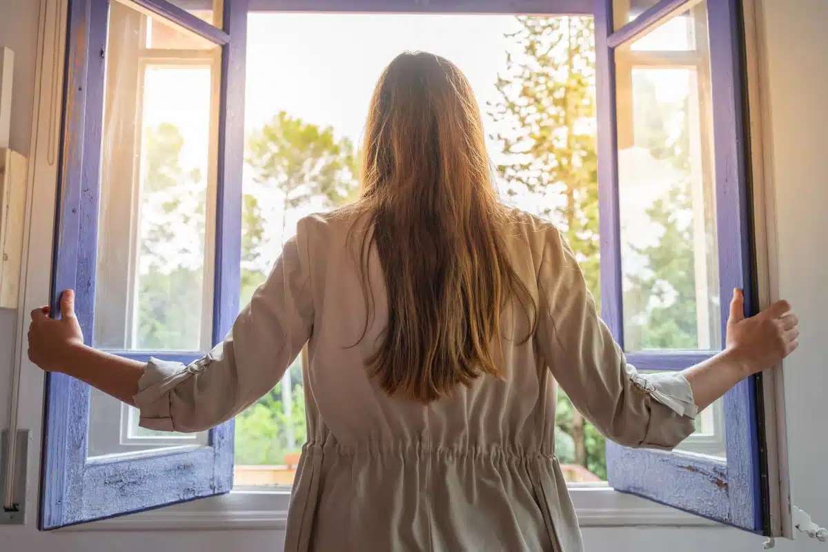 aérer son logement sans le refroidir en hiver cette astuce d’aération va tout changer