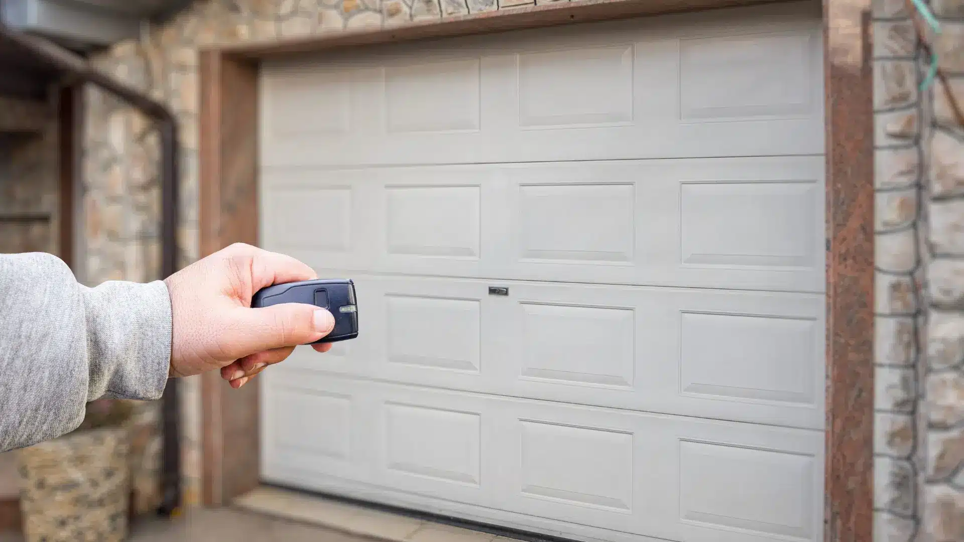 problèmes de porte de garage sectionnelle 7 causes et solutions