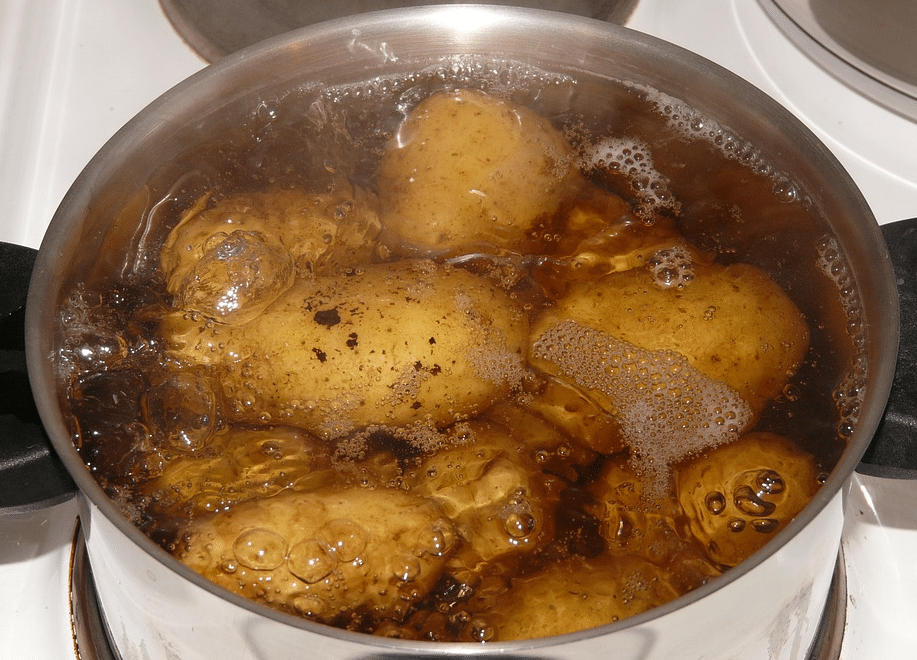 eau de cuisson des pommes de terre