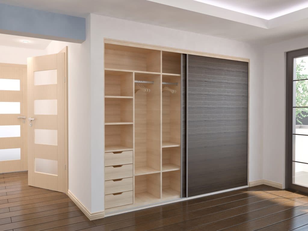 placard avec portes coulissantes