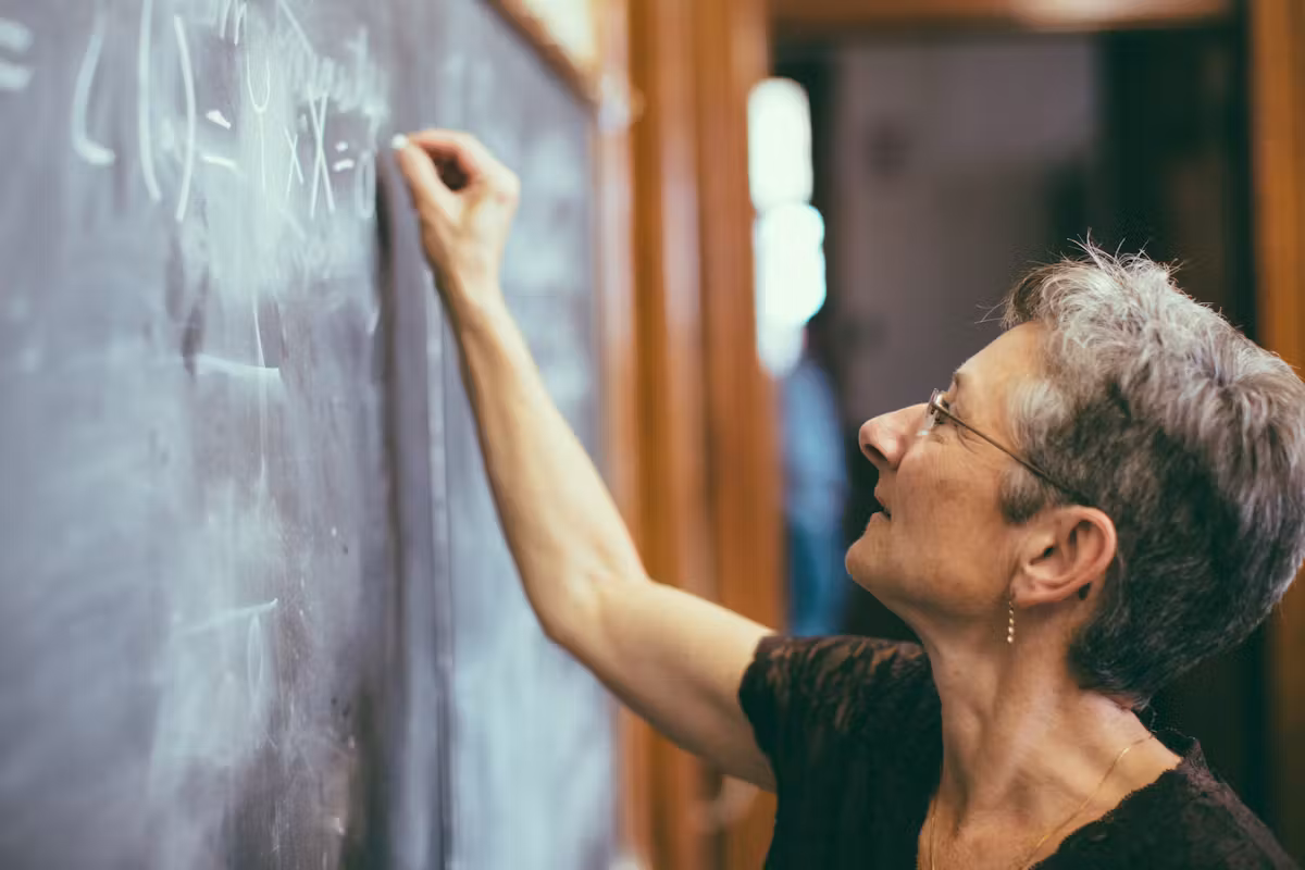 j'ai été professeur des écoles toute ma carrière, voici combien je gagne à la retraite