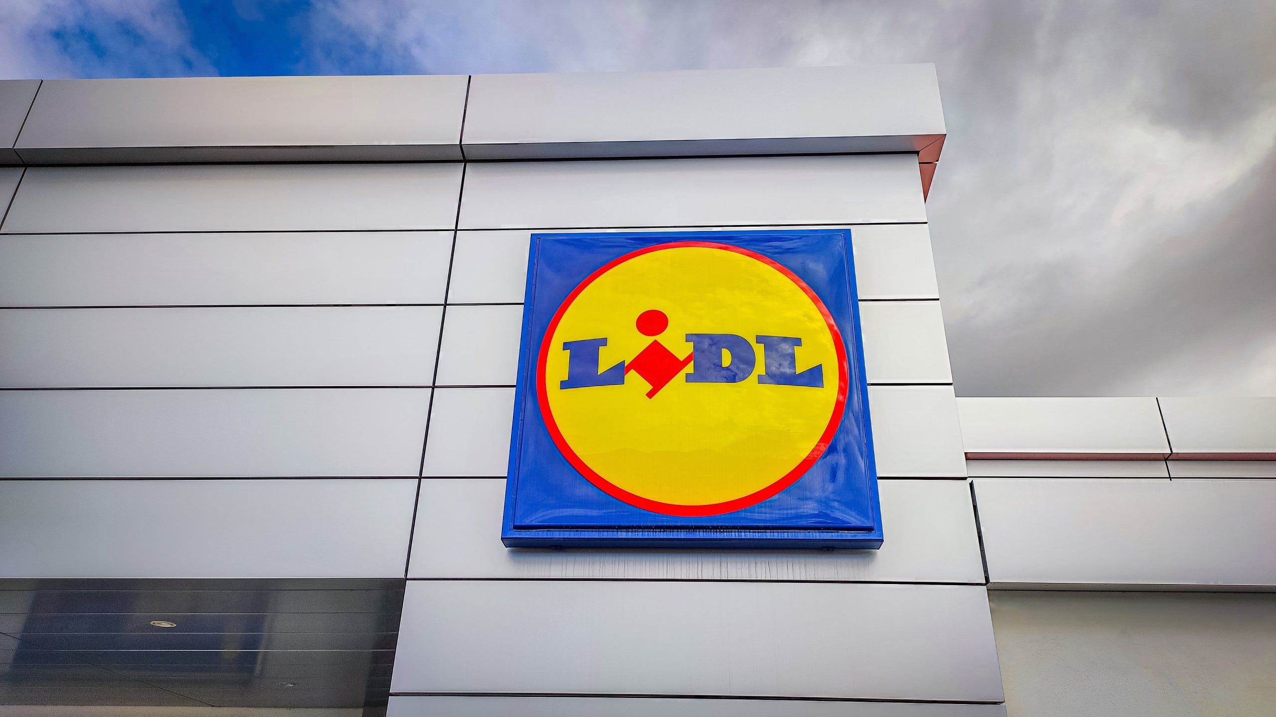 je suis agent d'entretien chez lidl voici combien je gagne