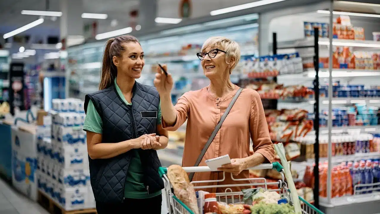 seniors ces 5 supermarchés offrent les meilleurs services, selon les experts
