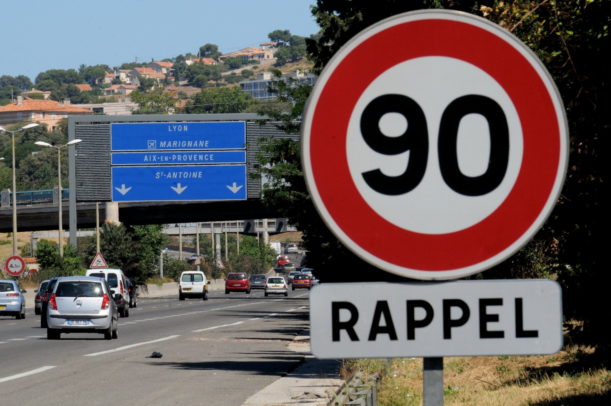 autoroute les voitures thermiques bientôt limités à 90 kmh, c'est quoi cette histoire