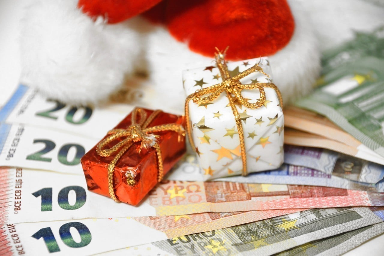 caf je viens de toucher la prime de noël 2024, dois je la déclarer aux impôts