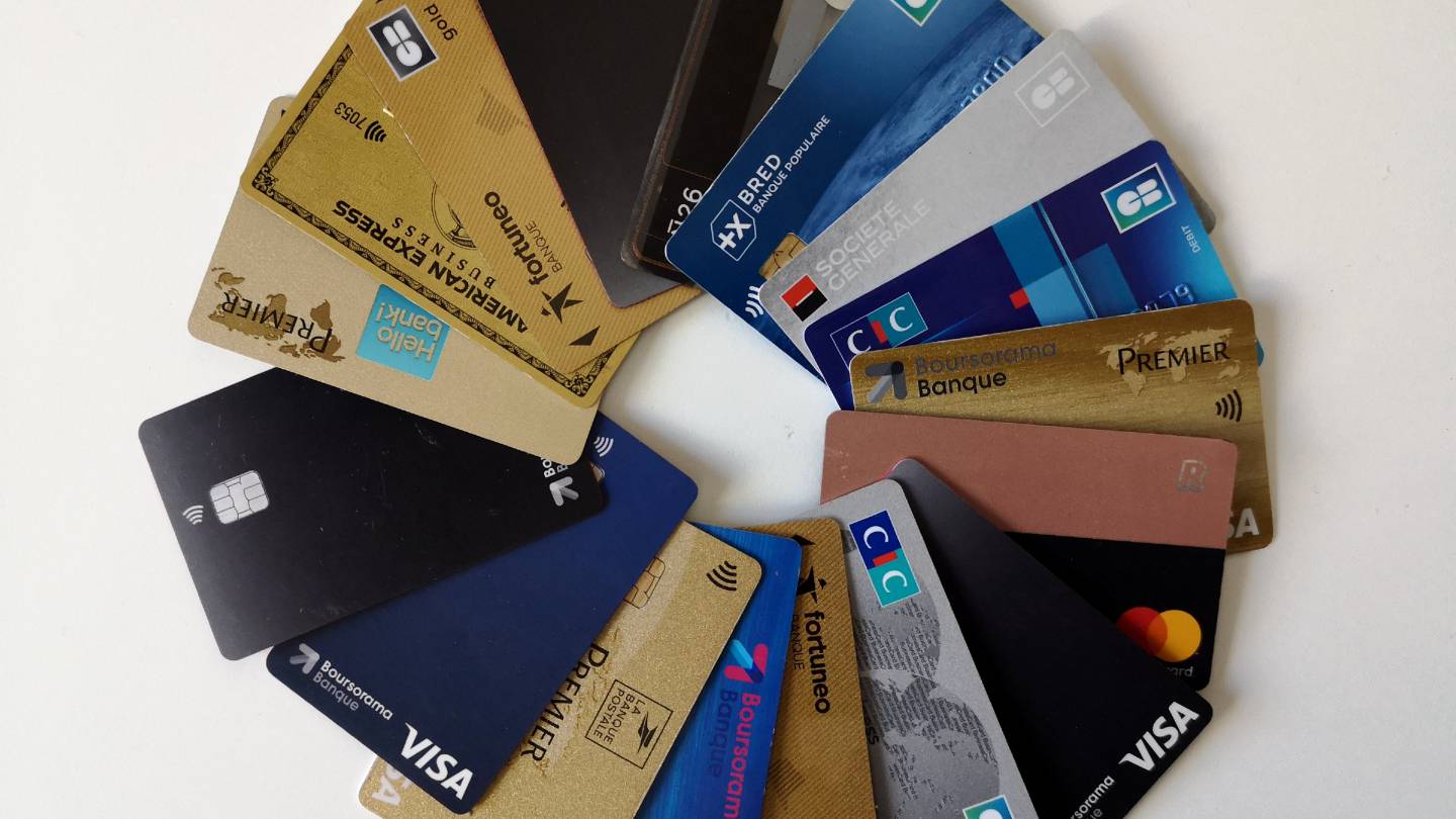 cette banque propose des frais bancaires les plus bas et vous fait économiser des centaines d'euros par an