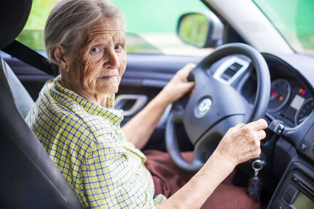 interdiction de conduire après 68 ans cette nouvelle loi qui fait débat en europe