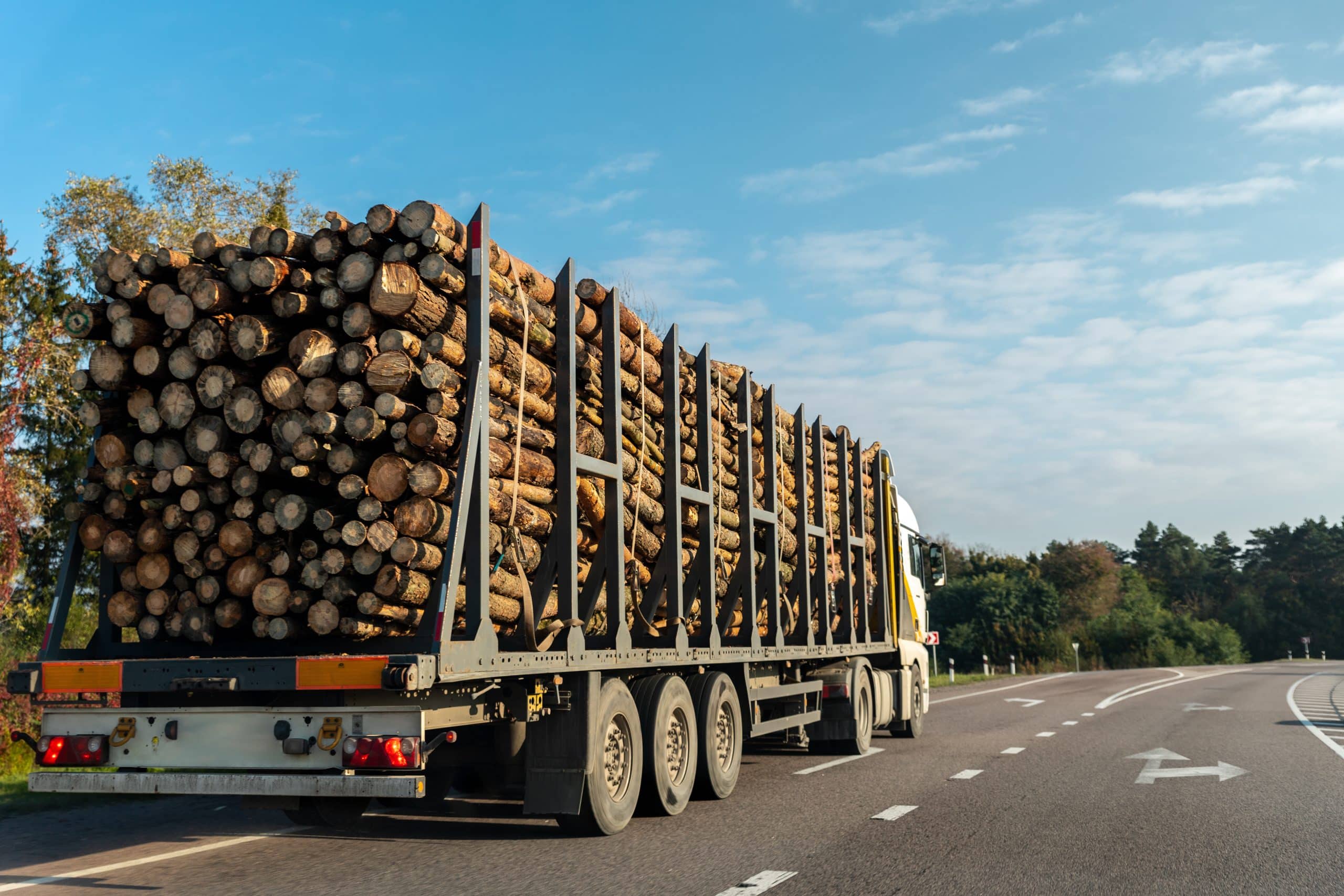 Prix d'un semi remorque de bois de chauffage en 2m en décembre 2024