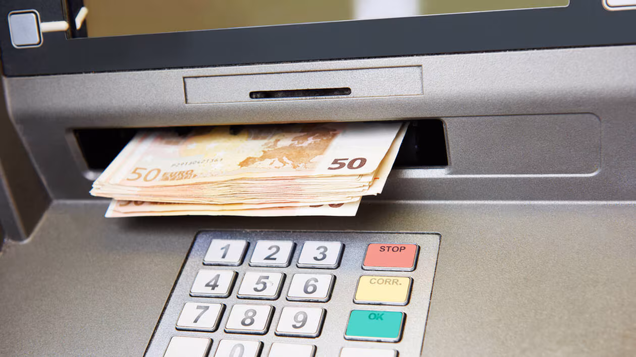 cette célèbre banque française se voit infliger une amende record de 50 millions d’euros, elle conteste devant le conseil d’État