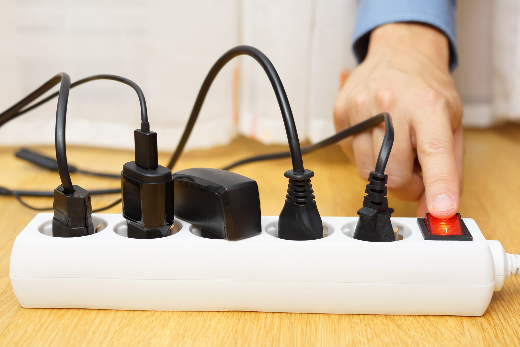 Jours rouges EDF : voici les 9 appareils à débrancher en urgence pour éviter de tripler votre facture d’électricité