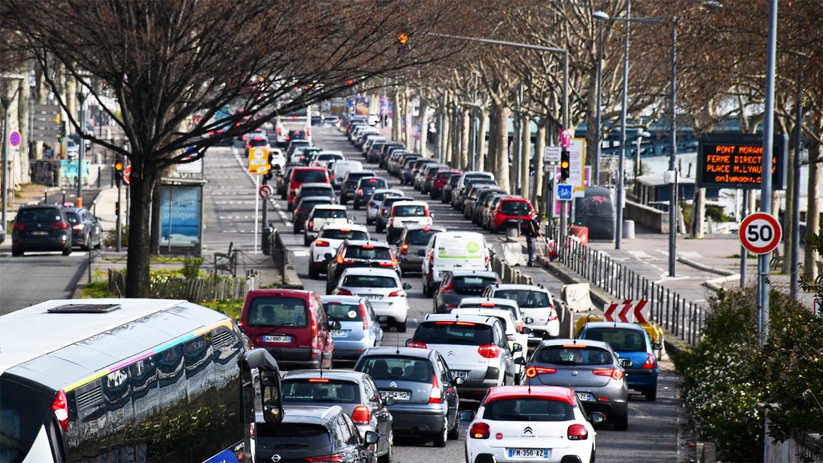 la nouvelle est tombée pour 560 000 automobilistes qui ne pourront plus rouler au 1er janvier 2025
