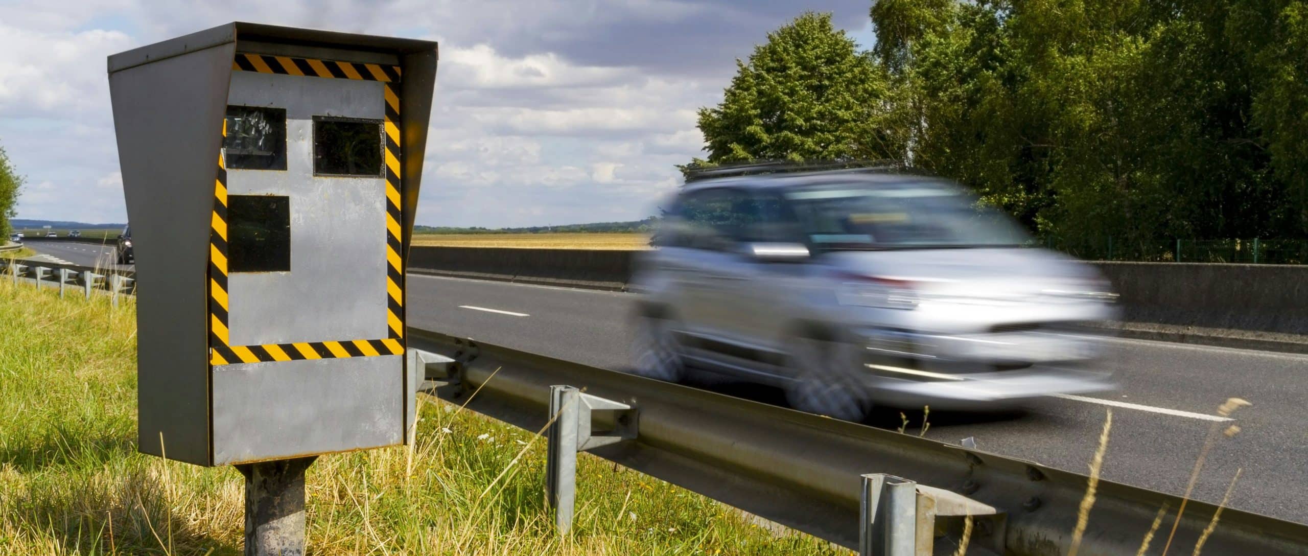 les voitures radars vont inonder nos routes en 2025, voici comment les repérer facilement pour éviter les pv