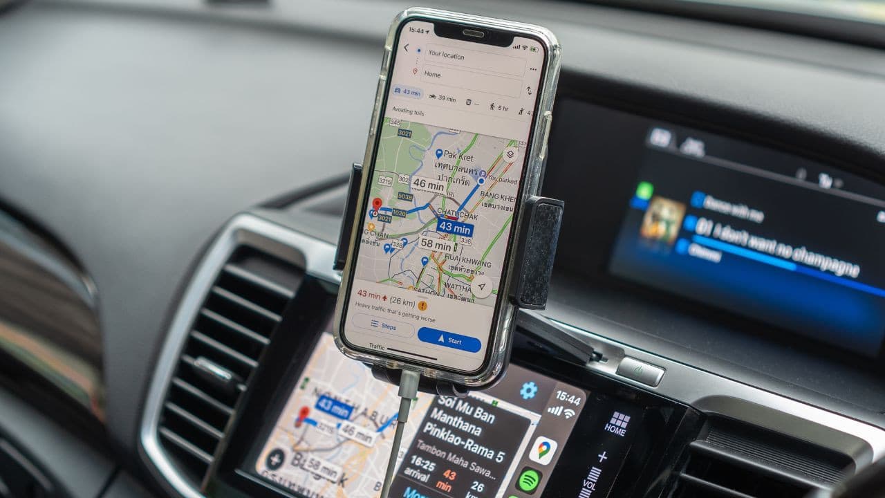 adieu les radars et les amendes il existe une astuce méconnue pour activer les alertes sur tous les téléphones