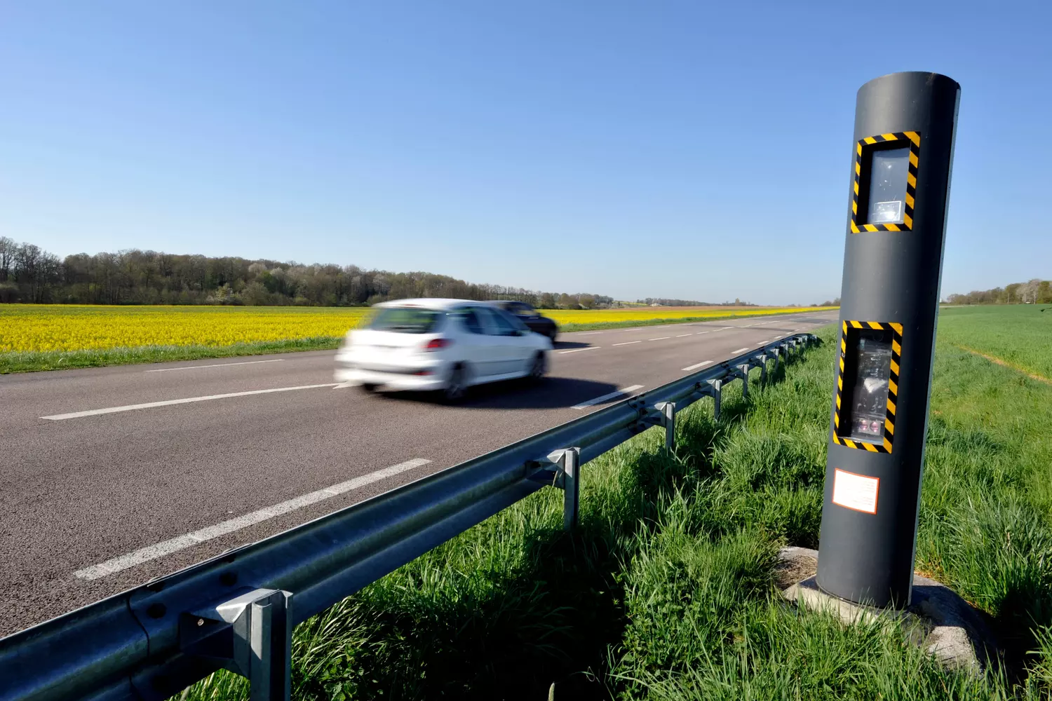 elle se fait flasher à 703 km h et écope d’une grosse amende de 850 euros