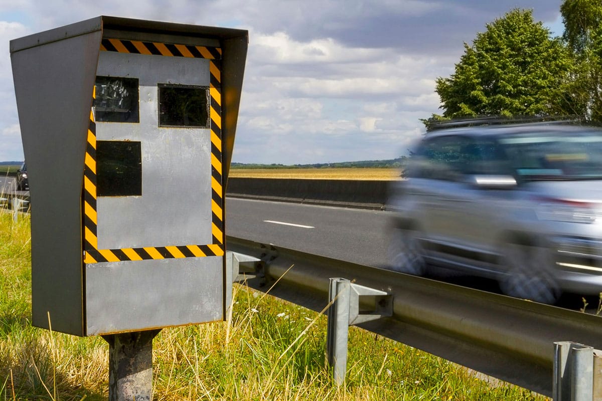 radars de vitesse en temps réel sur google maps, l’astuce simple et méconnue pour éviter les amendes