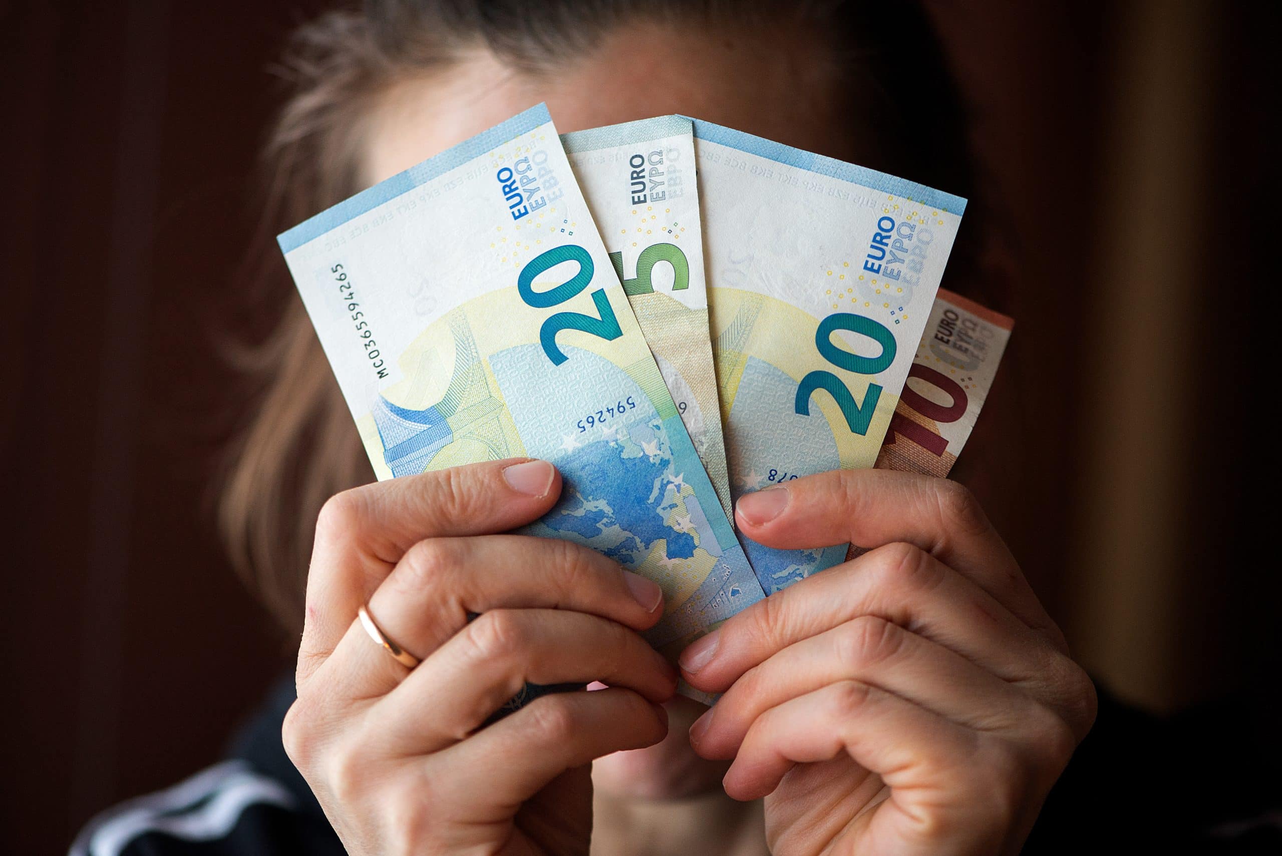 la nouvelle est tombée une loi vient d’être votée pour interdire l’argent liquide en france à partir de cette date