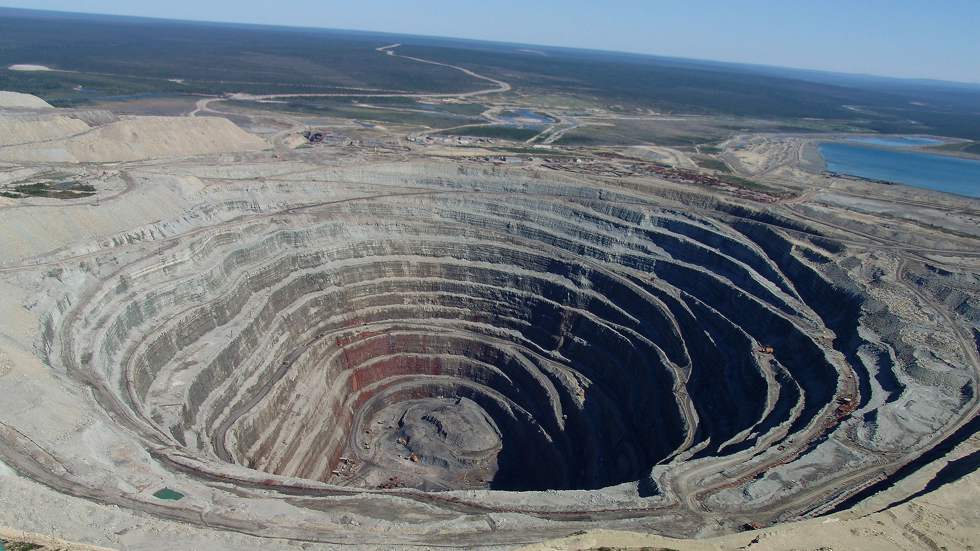 « le deuxième plus gros diamant du monde », découverte d'un diamant de 2 492 carats dans un endroit improbable