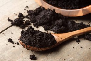 les scientifiques découvrent un nouvel usage pratique pour le marc de café que vous allez adorer