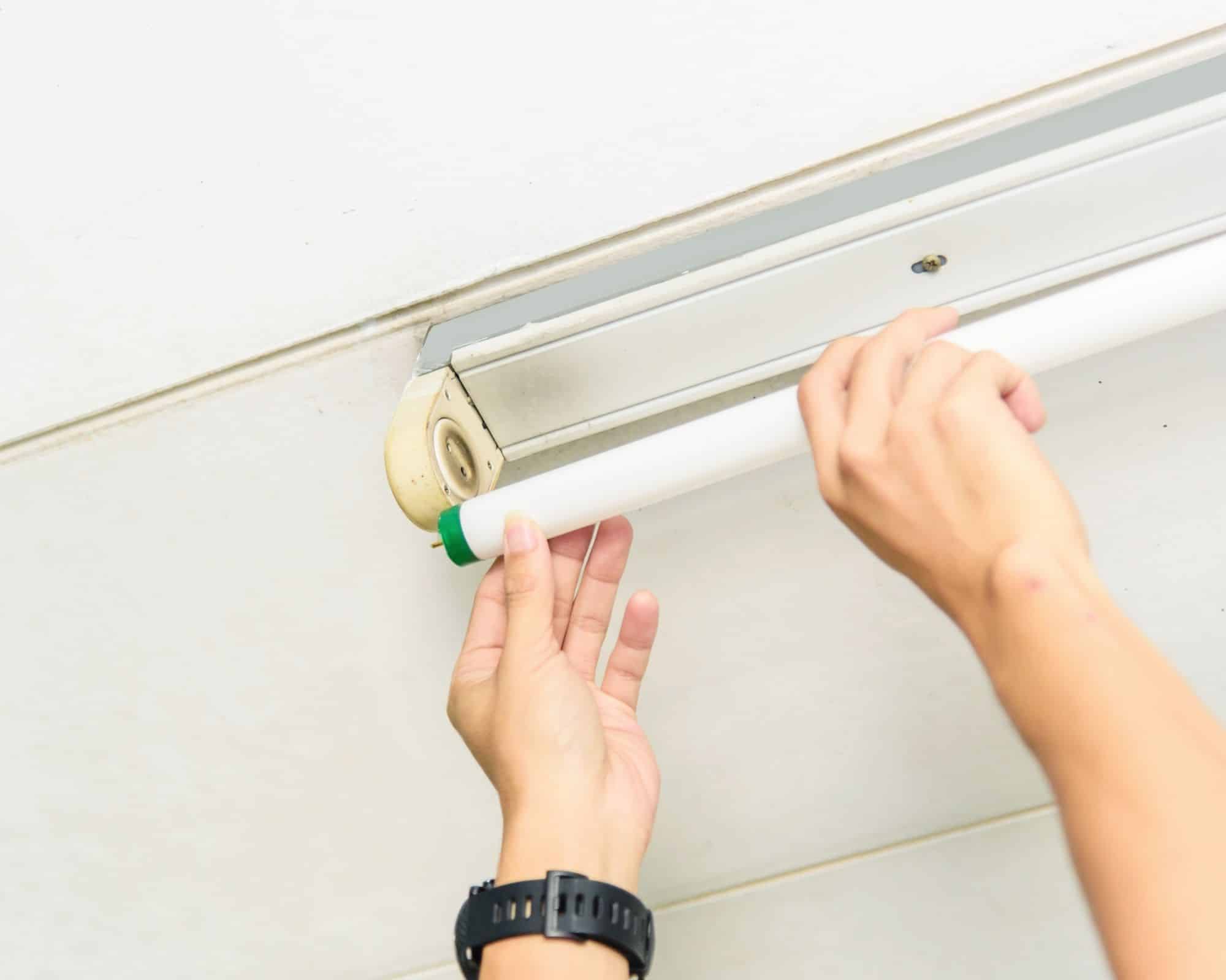 remplacer un ancien néon par un tube led économies réalisées