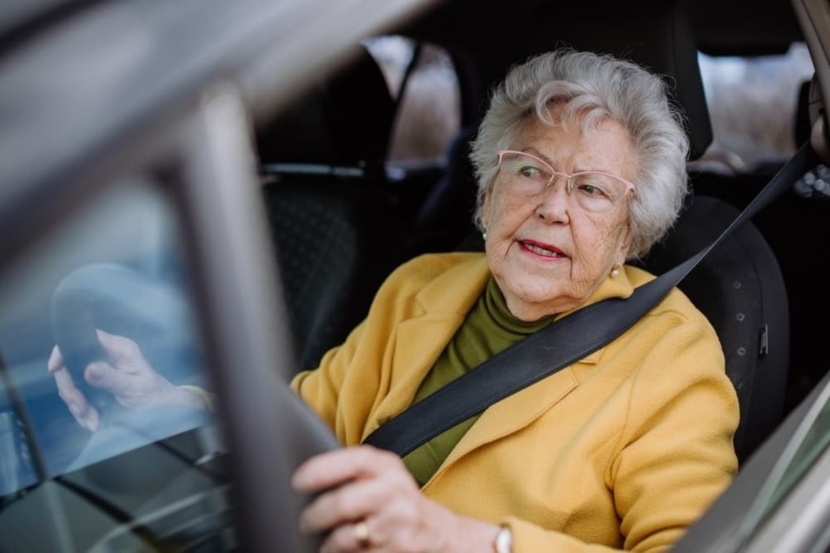 Seniors : Vers une interdiction de conduire partout en Europe à partir de cette date, voici ce que l’on sait
