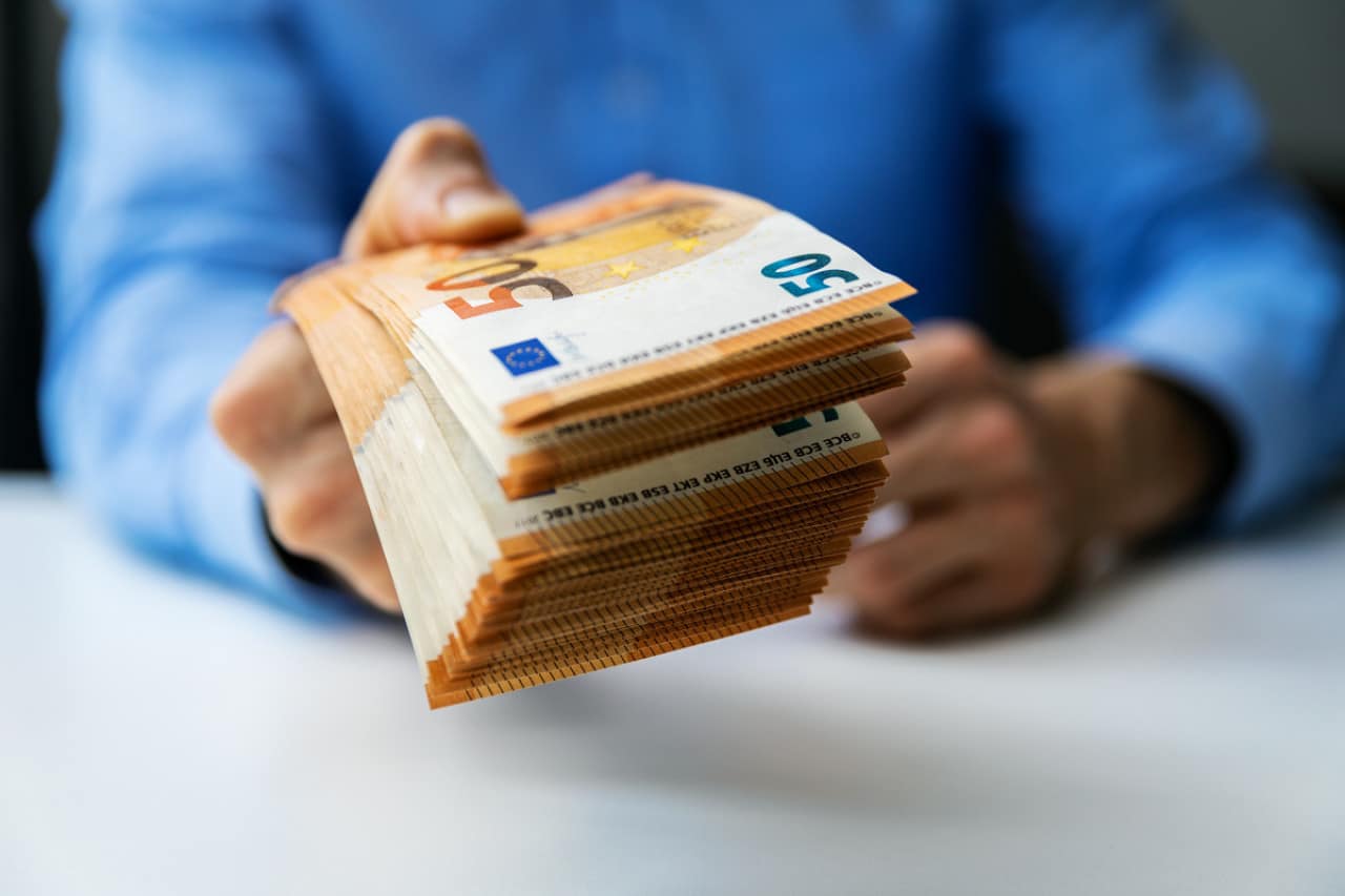 impôts j'ai donné 300 euros à mes parents en 2025, est ce que je peux le déduire de ma déclaration de revenus