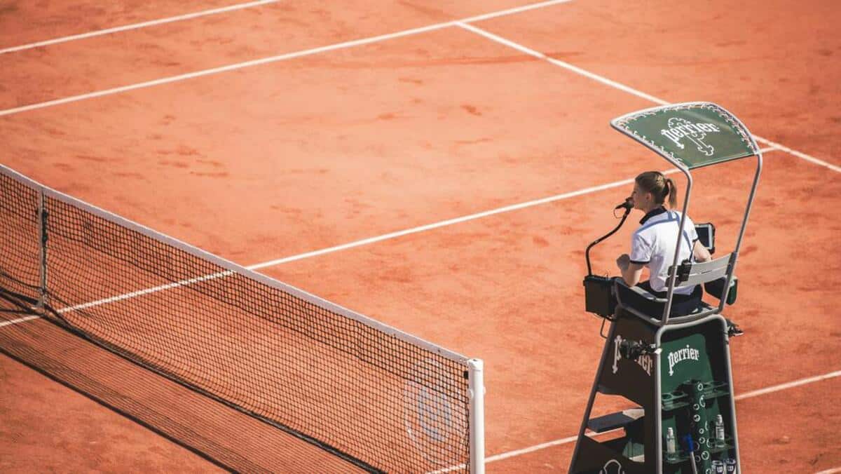 « je suis arbitre de chaise à roland garros et voici combien je gagne pendant la compétition »