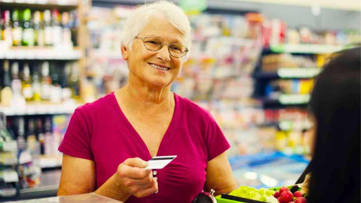 « je suis retraitée et j’ai trouvé une astuce incroyable pour ne plus payer mes courses et gagner jusqu’à 1000 euros par mois »