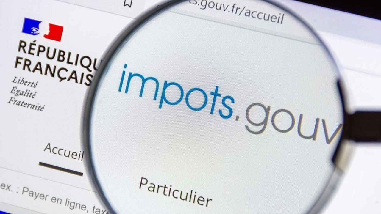 clamart,,france,,april,8,,2022:,detail,of,the,french,government