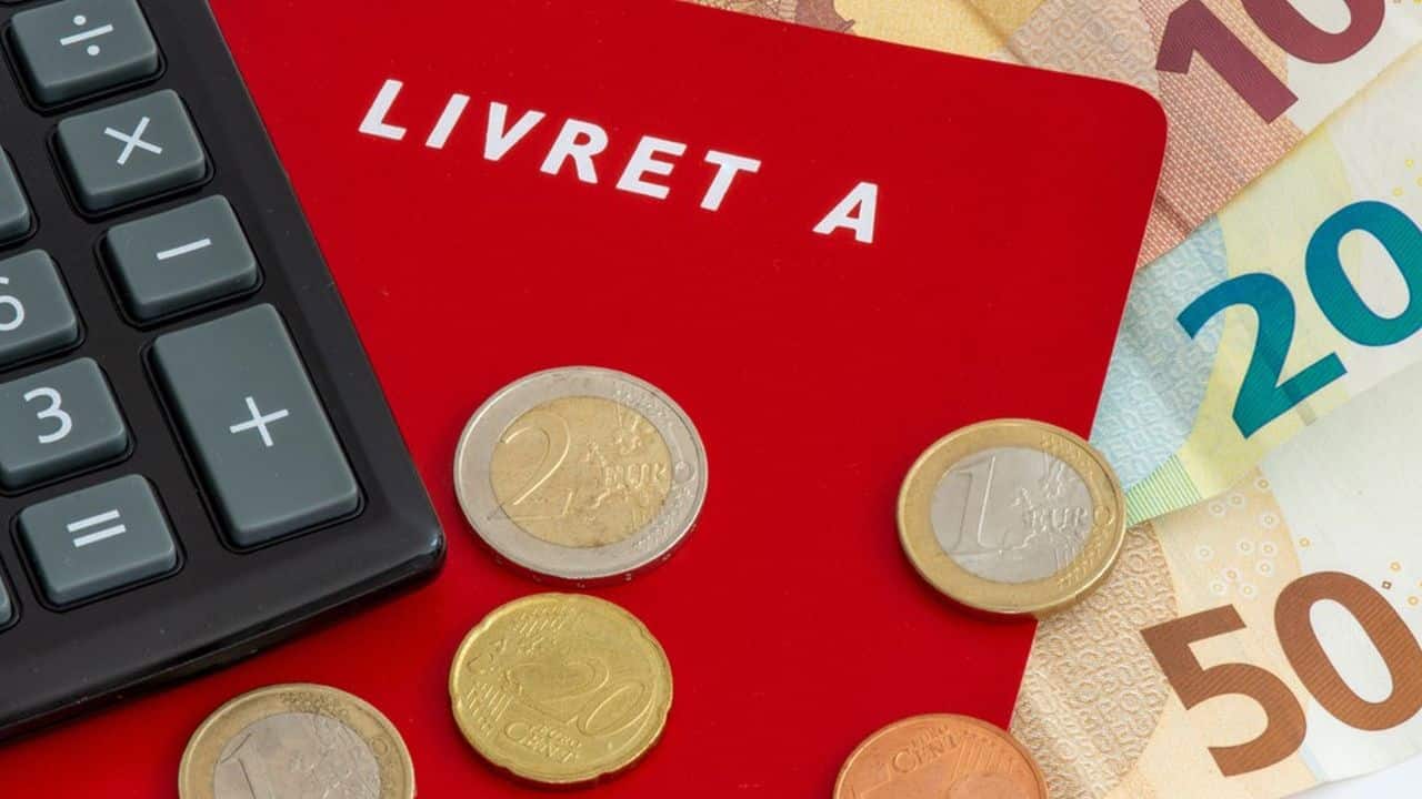 clamart,,france, ,july,,6,,2022:,livret,a,with,euro