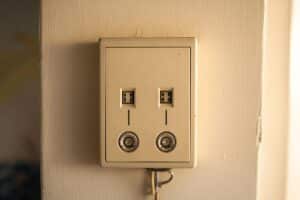 Comment brancher un interrupteur va et vient ?