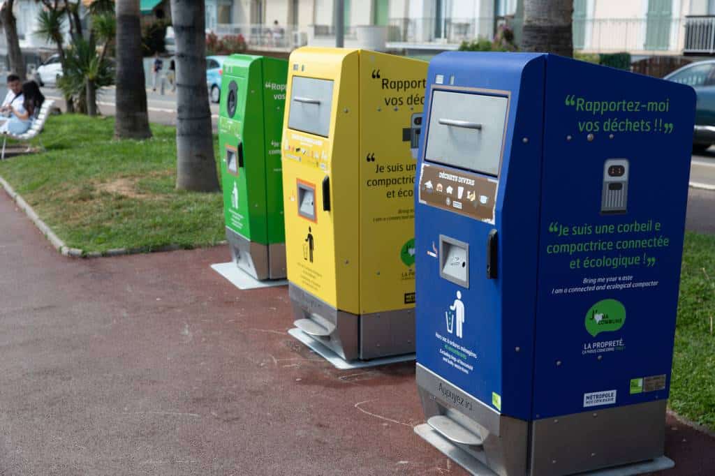 tri des déchets citoyens ville propre
