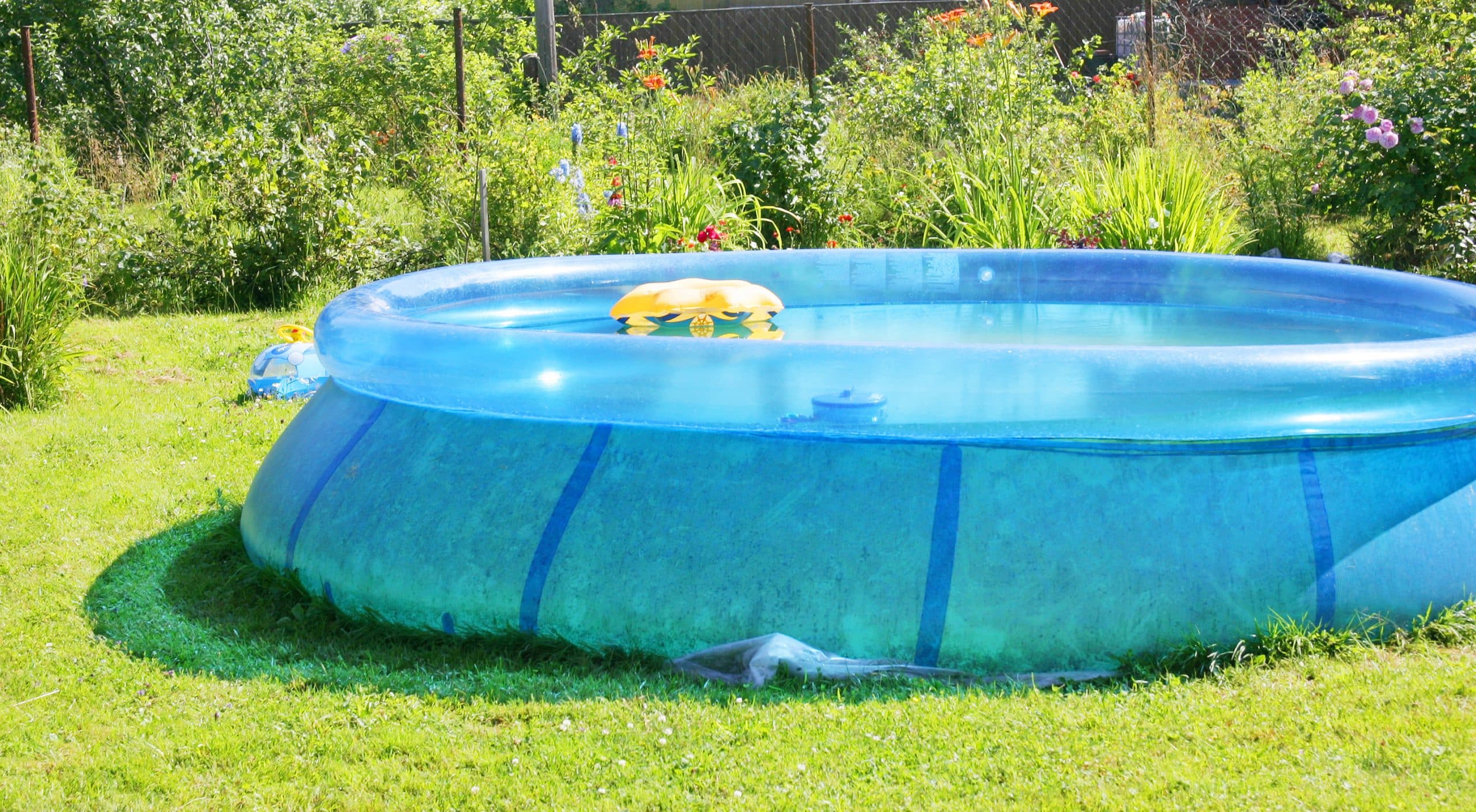 pourquoi choisir une piscine tubulaire pour son jardin